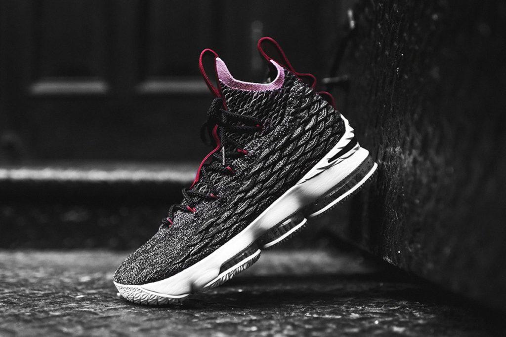 Nike LeBron 15