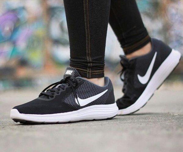 Nike Revolution 3