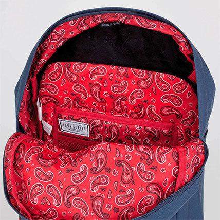 Bagian dalam tas herschel