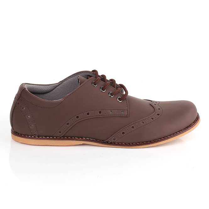 Sepatu sneakers formal pria