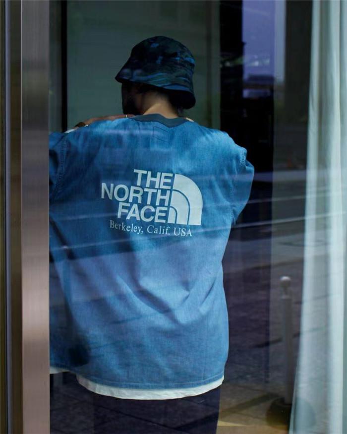 THE NORTH FACE Purple Label - Pullover Light Denim Short Sleeve T-Shirt