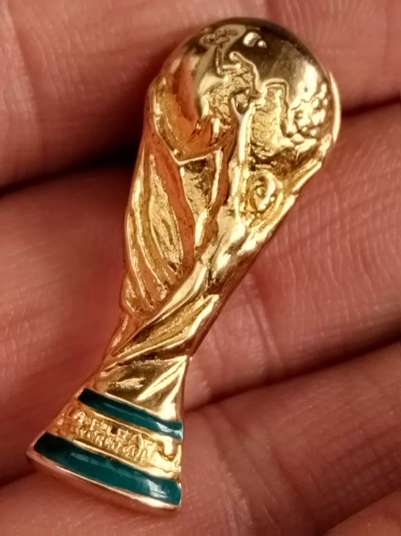 1974 FIFA World Cup Trophy badge