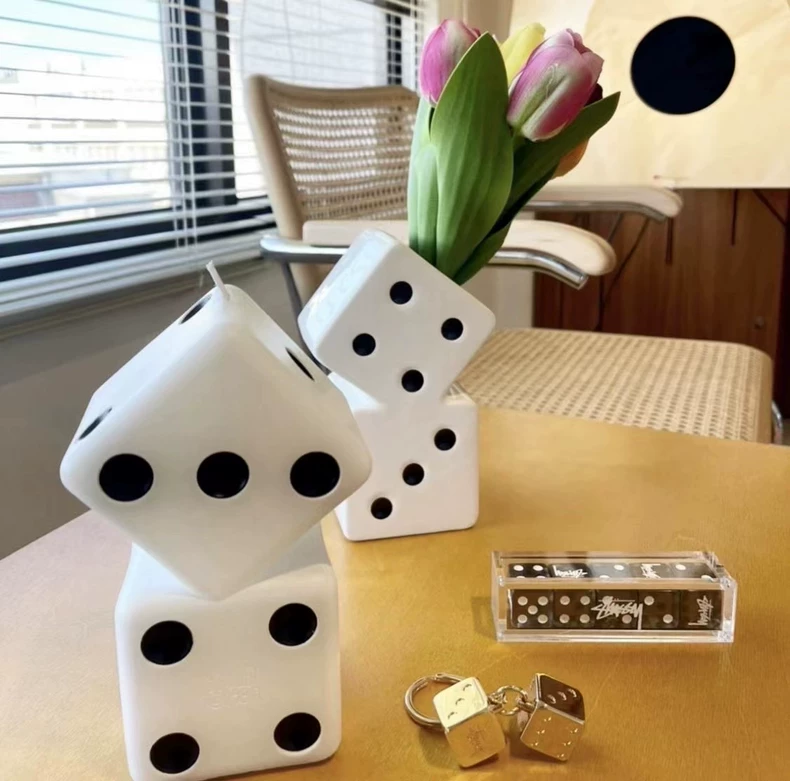 STUSSY 21AW DICE CERAMIC VASE